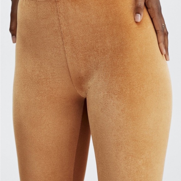 Fabletics Emma Velour High Waist Yoga Leggings Light Honey Size Medium - Picture 3 of 6